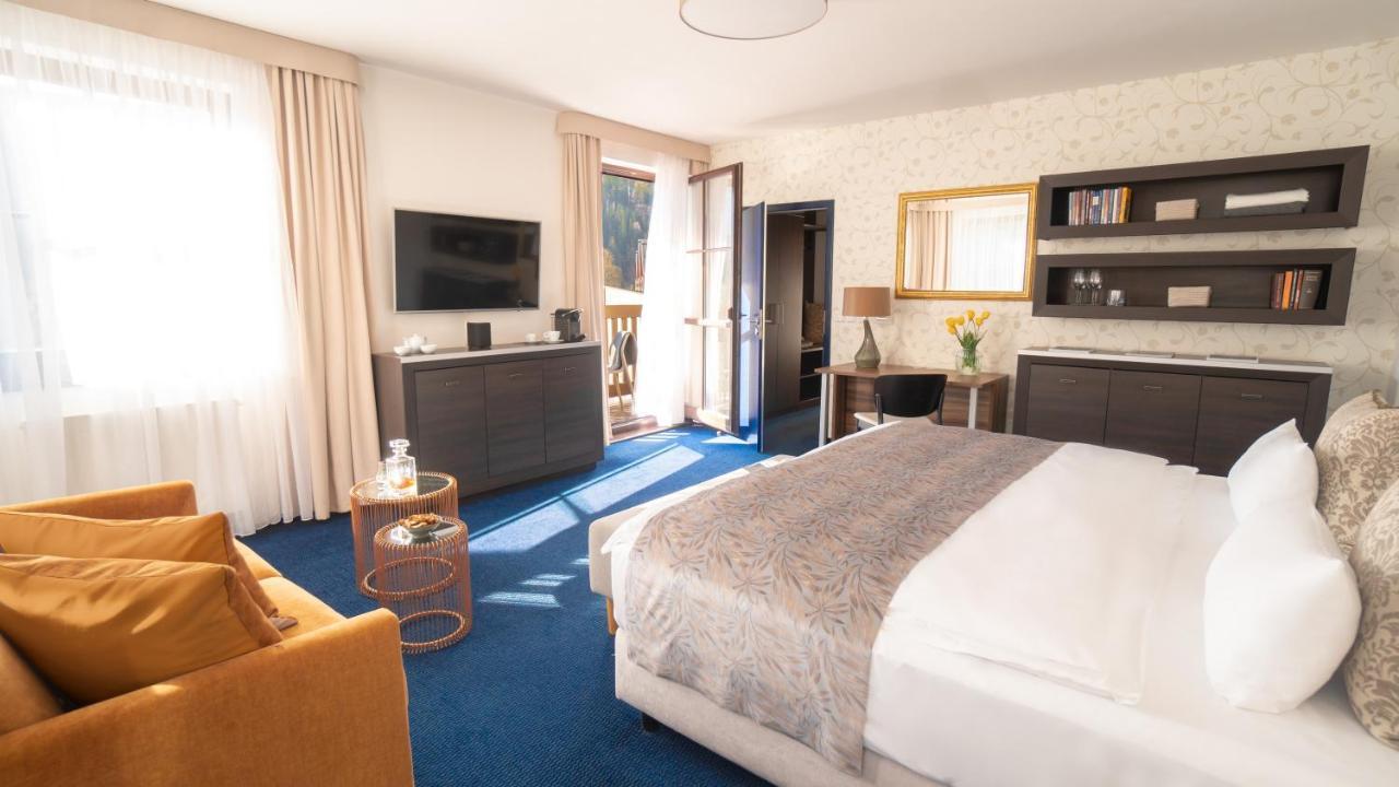 Savoy 4*